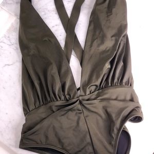 HAH ONE PIECE IN OLIVE GREEN